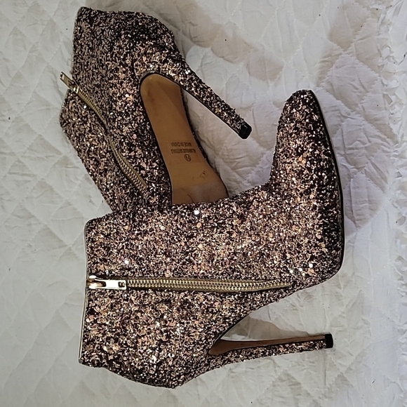 Shi By Journeys Women's Gold Glitter Ankle Boots Size 7.5 - Picture 8 of 8